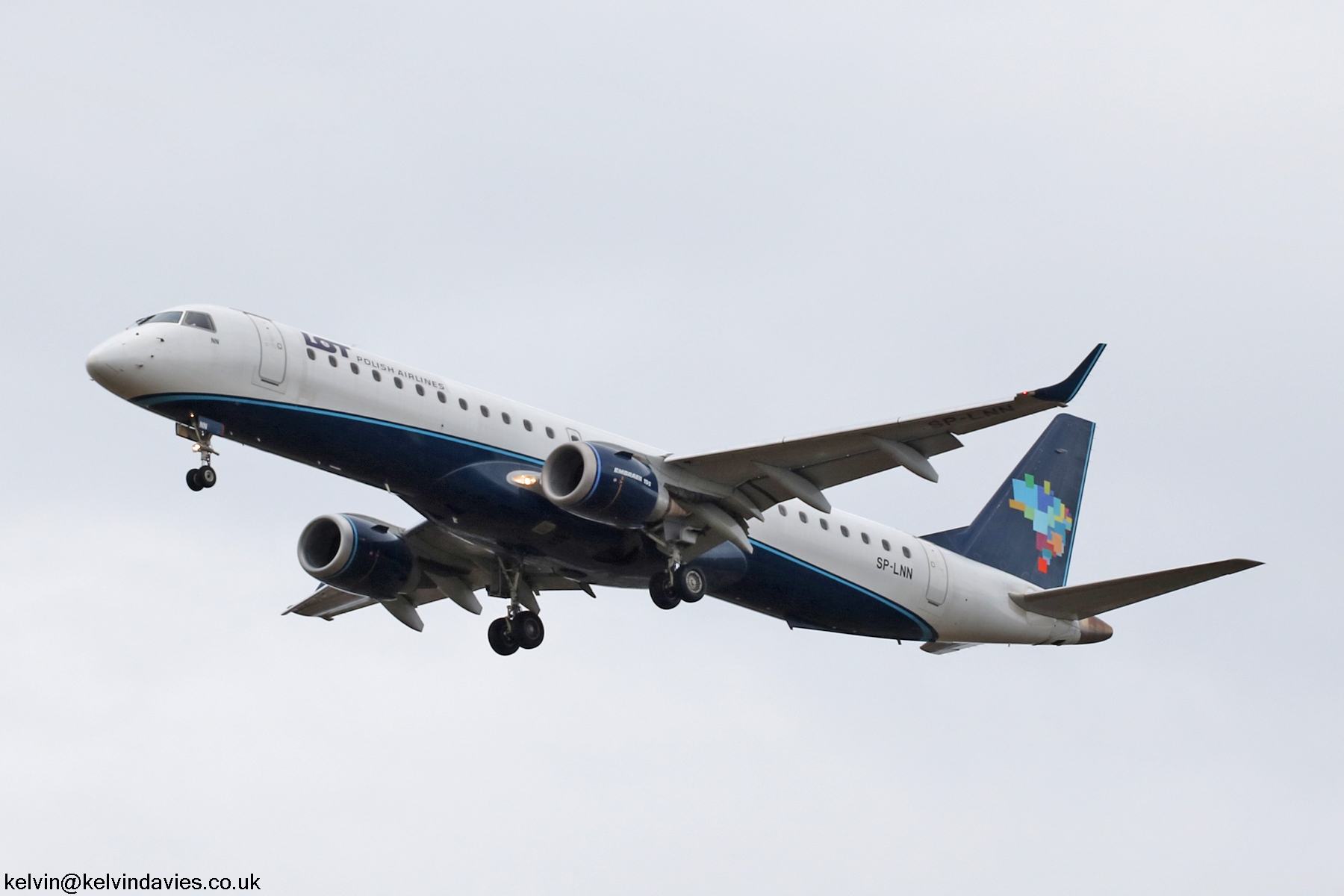 LOT Embraer-195 SP-LNN