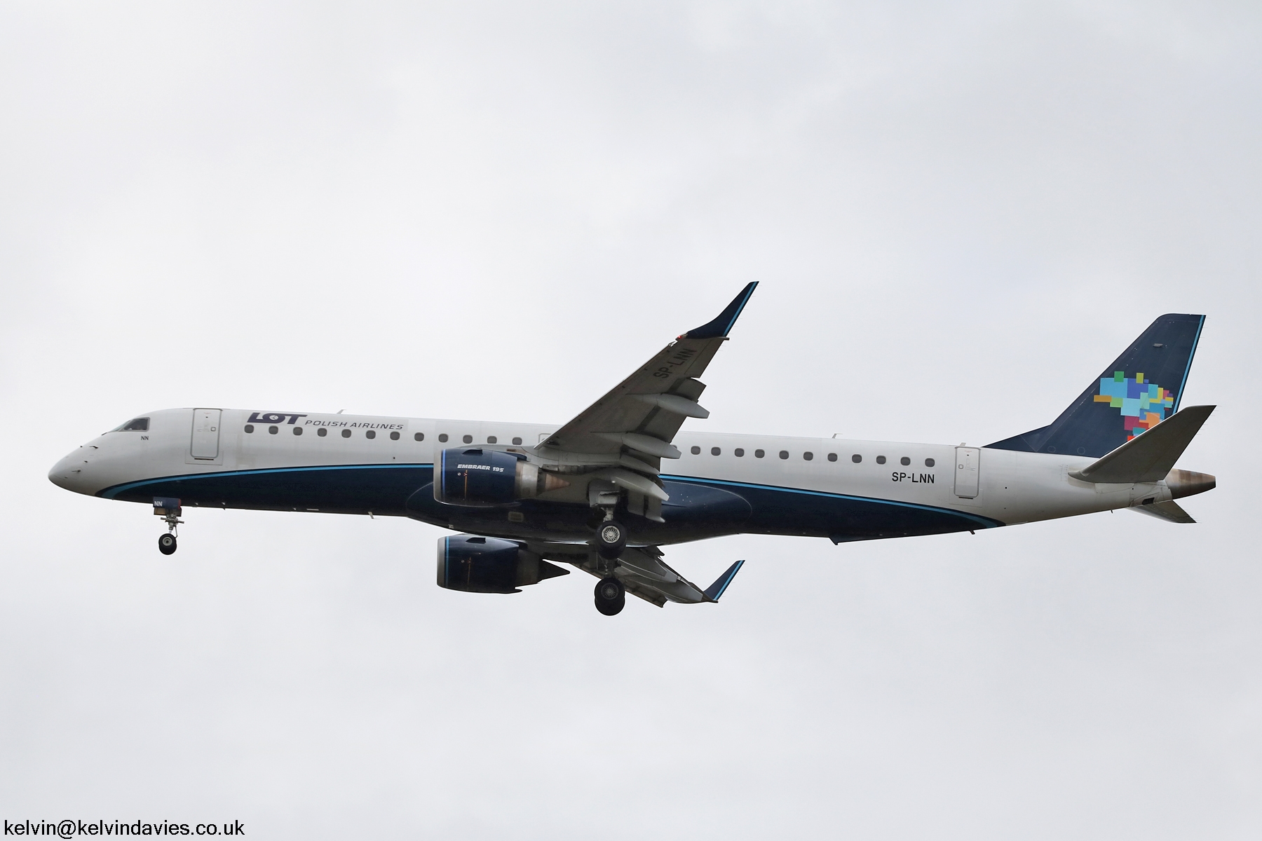 LOT Embraer-195 SP-LNN