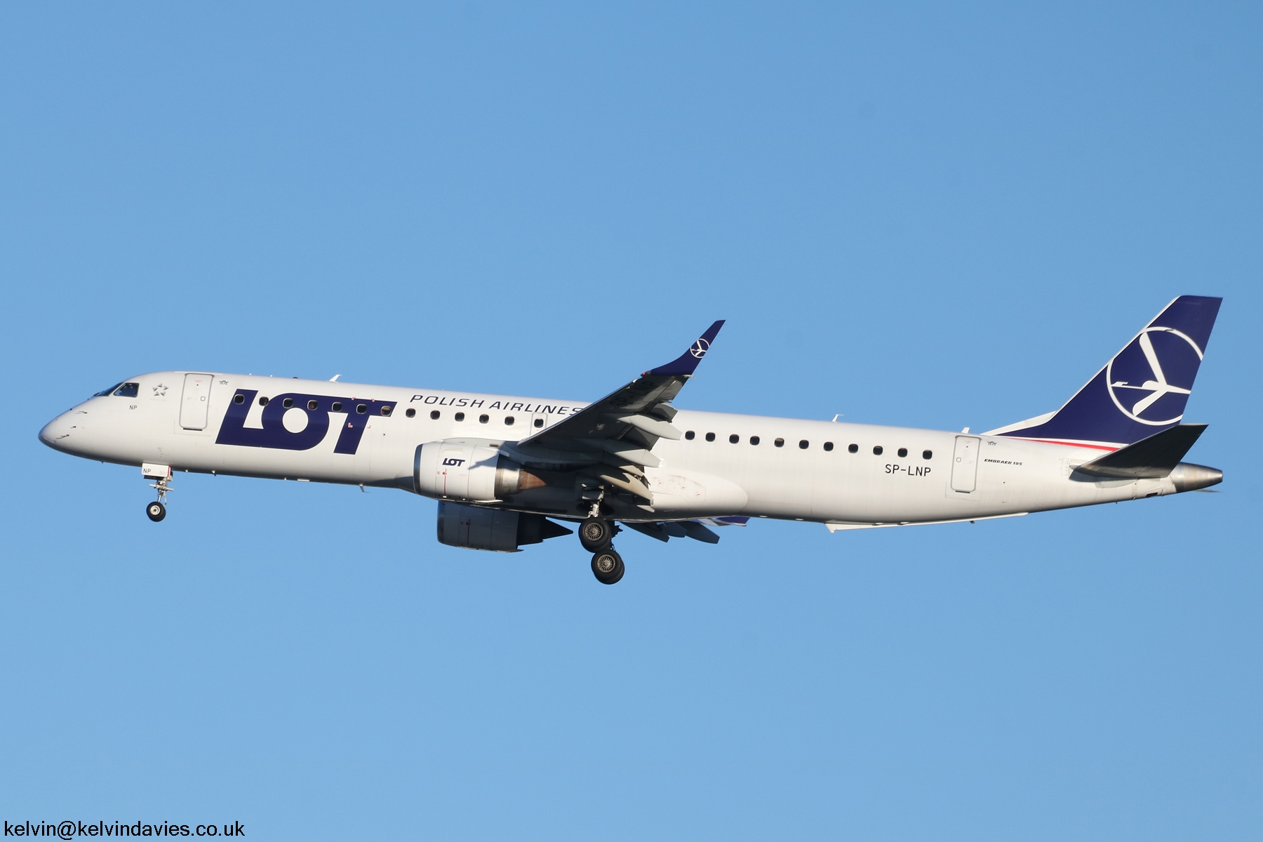 LOT Polish Airlines EMB-195 SP-LNP