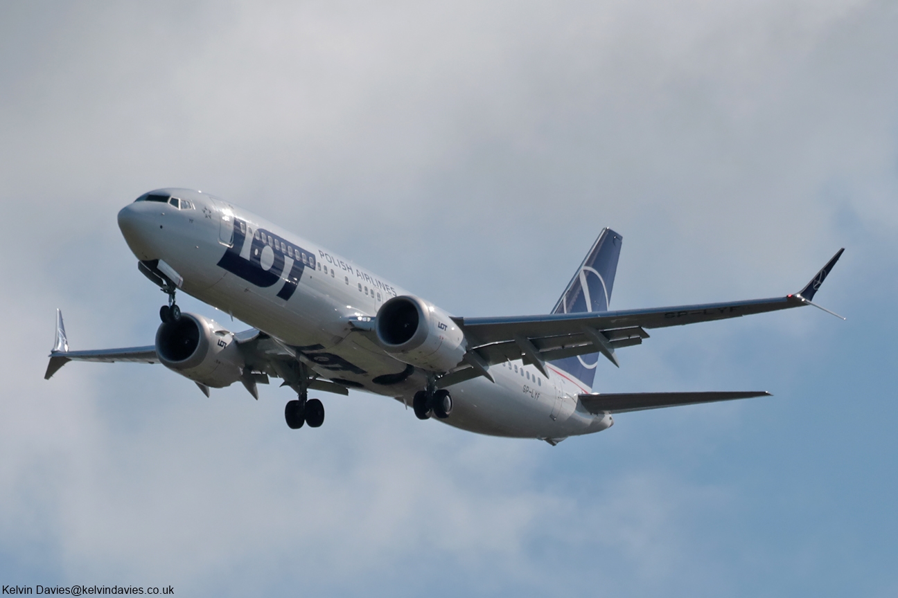 LOT Polish Airlines 737 Max SP-LYF