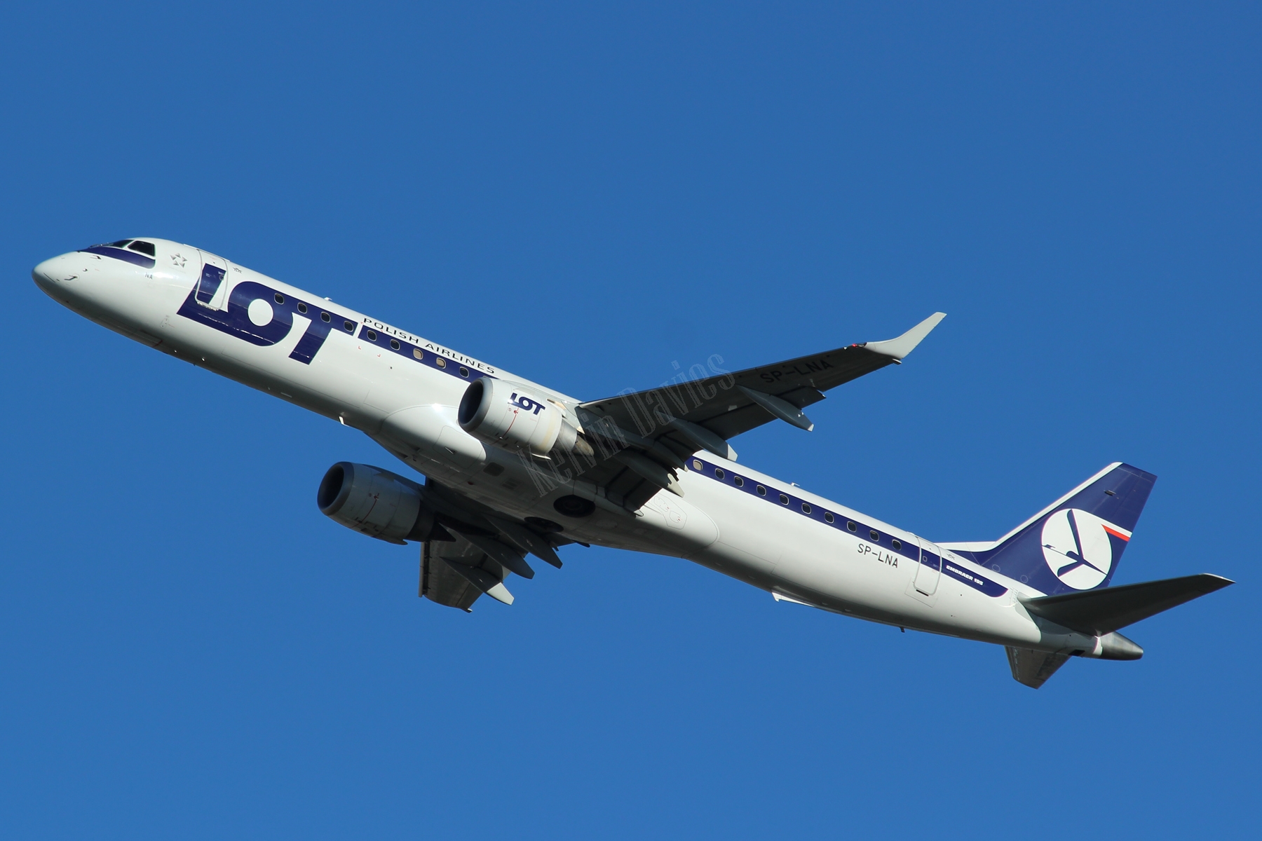 LOT Embraer ERJ190 SP-LNA