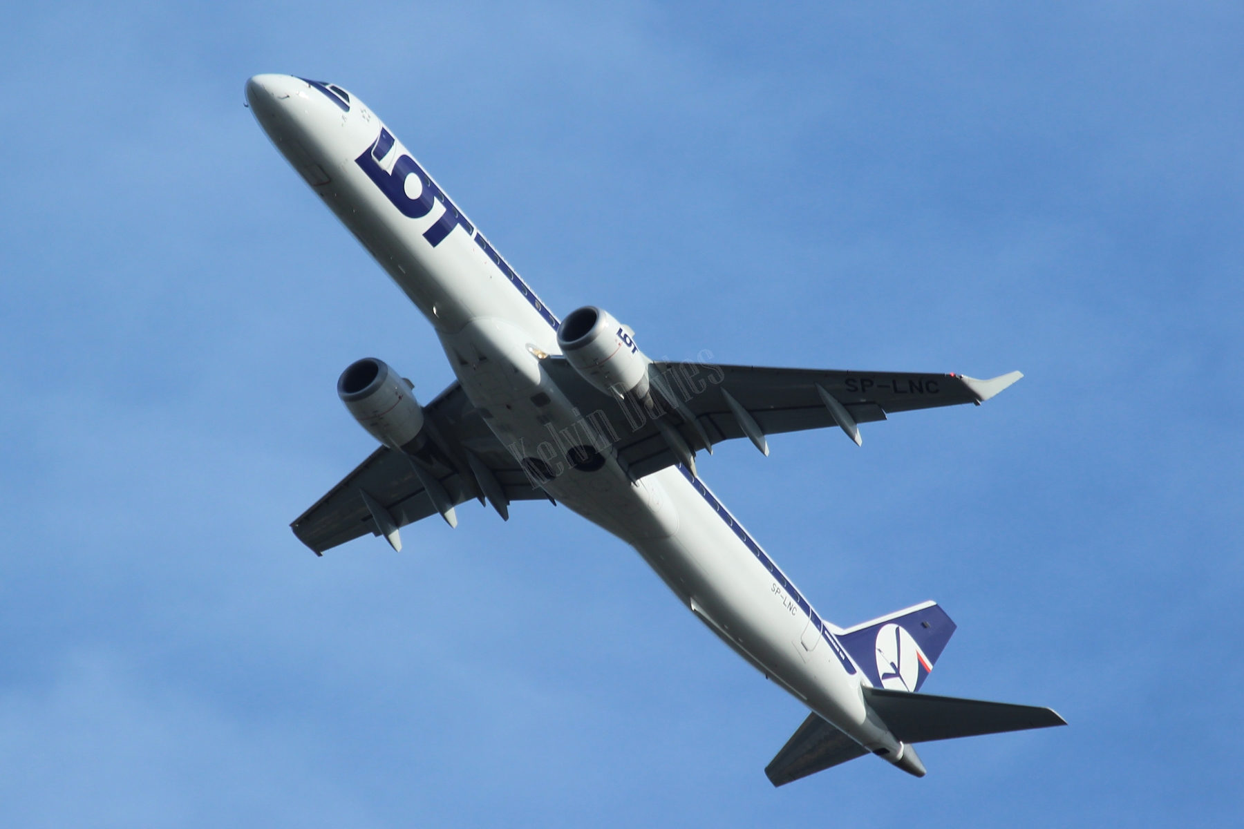 LOT Embraer ERJ190 SP-LNC