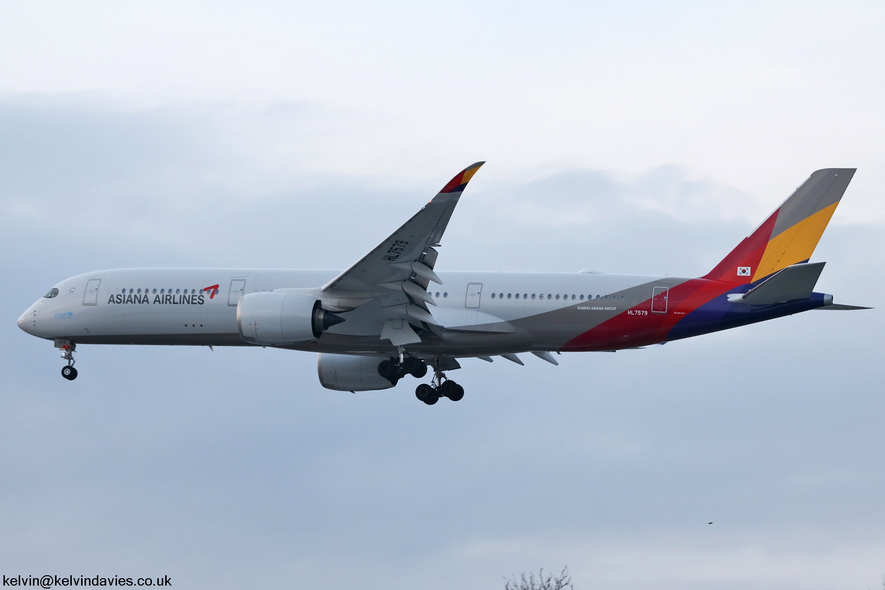 Asiana Airlines A350 HL7579