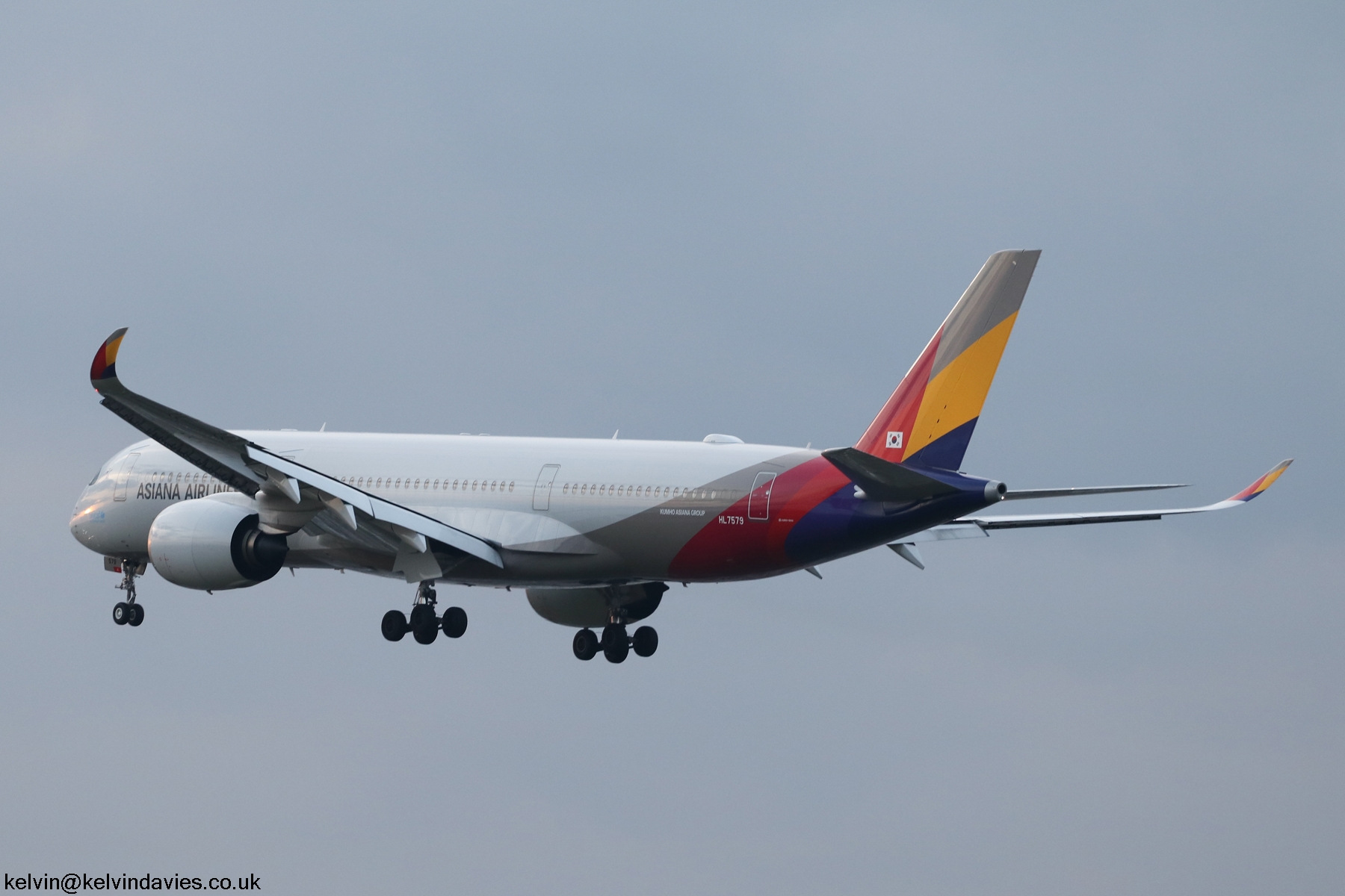 Asiana Airlines A350 HL7579