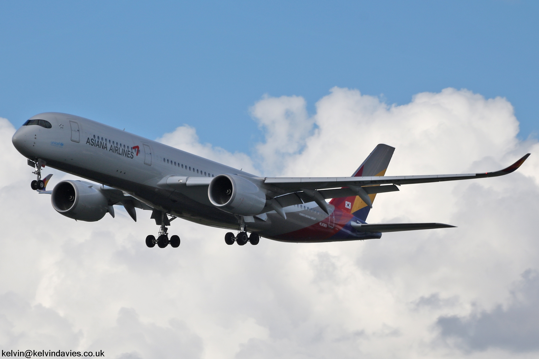 Asiana A350 HL8383