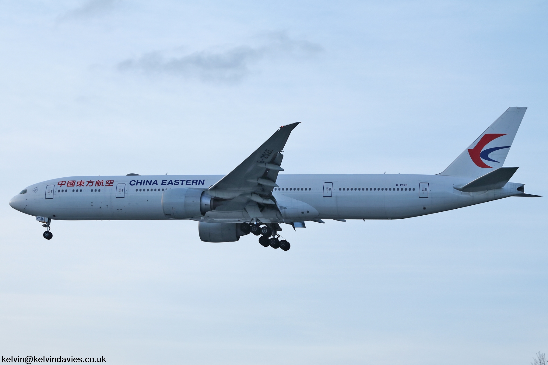 China Eastern Airlines 777 B-2025