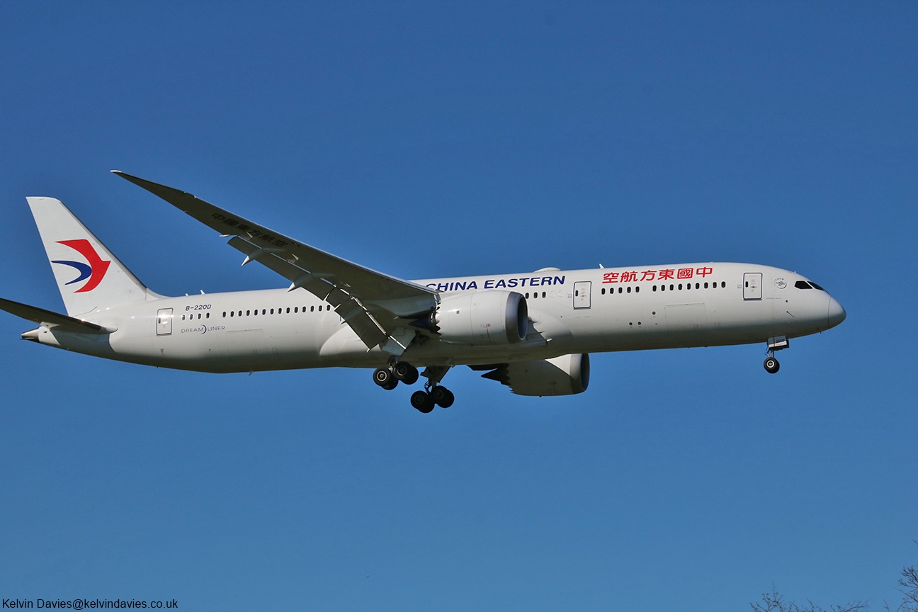 China Eastern Airlines 787 B-220D