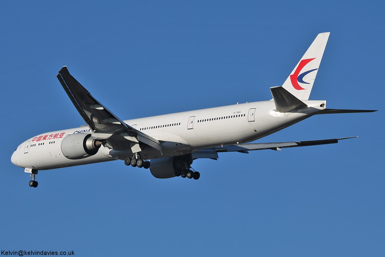 China Eastern Airlines 777 B-7882