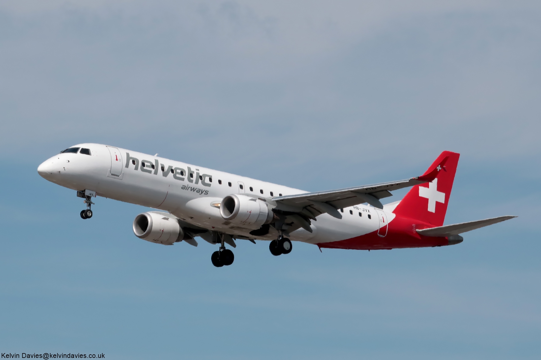 Helvetic Airways EMB-190 HB-JVX