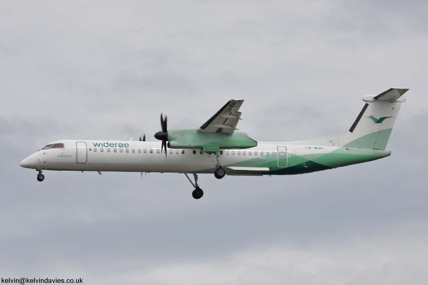 Wideroes Flyveselskap Dash 8 LN-WDH