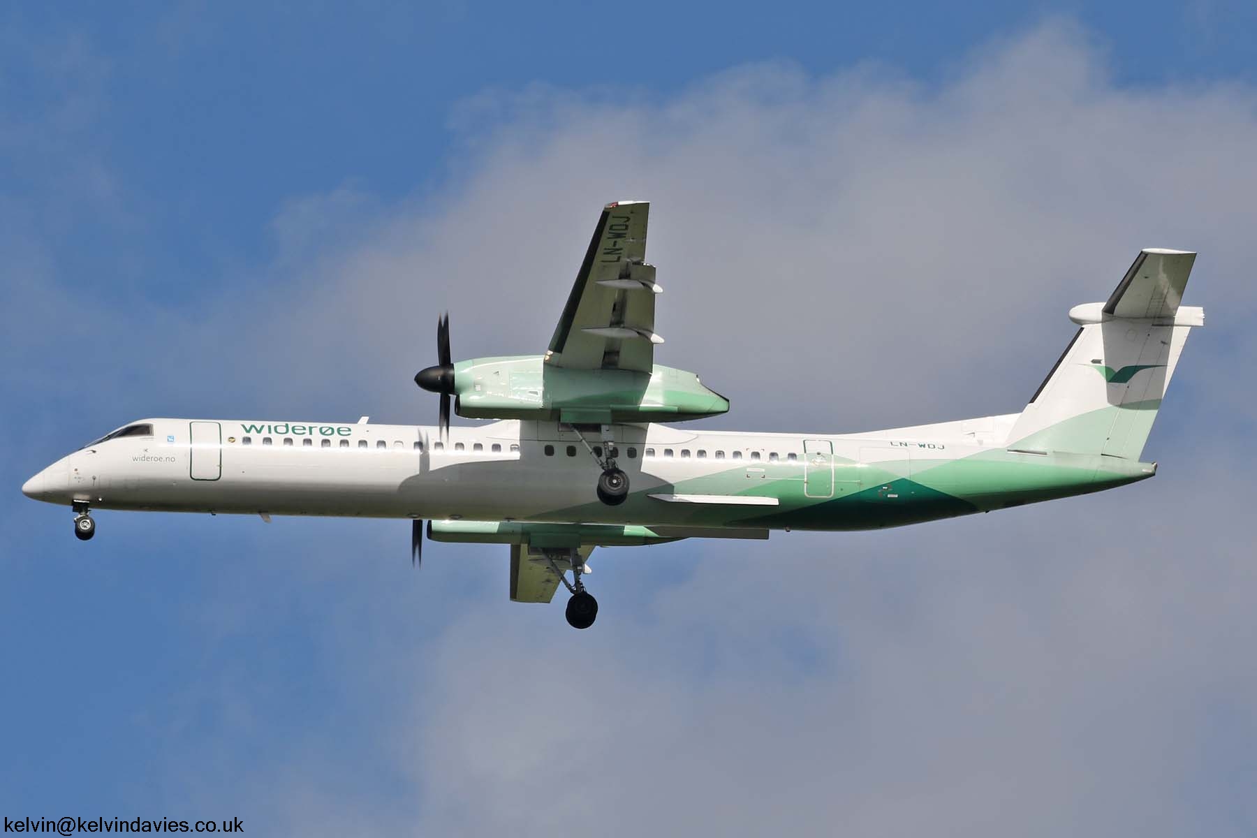 Wideroes Flyveselskap DHC-8 LN-WDJ