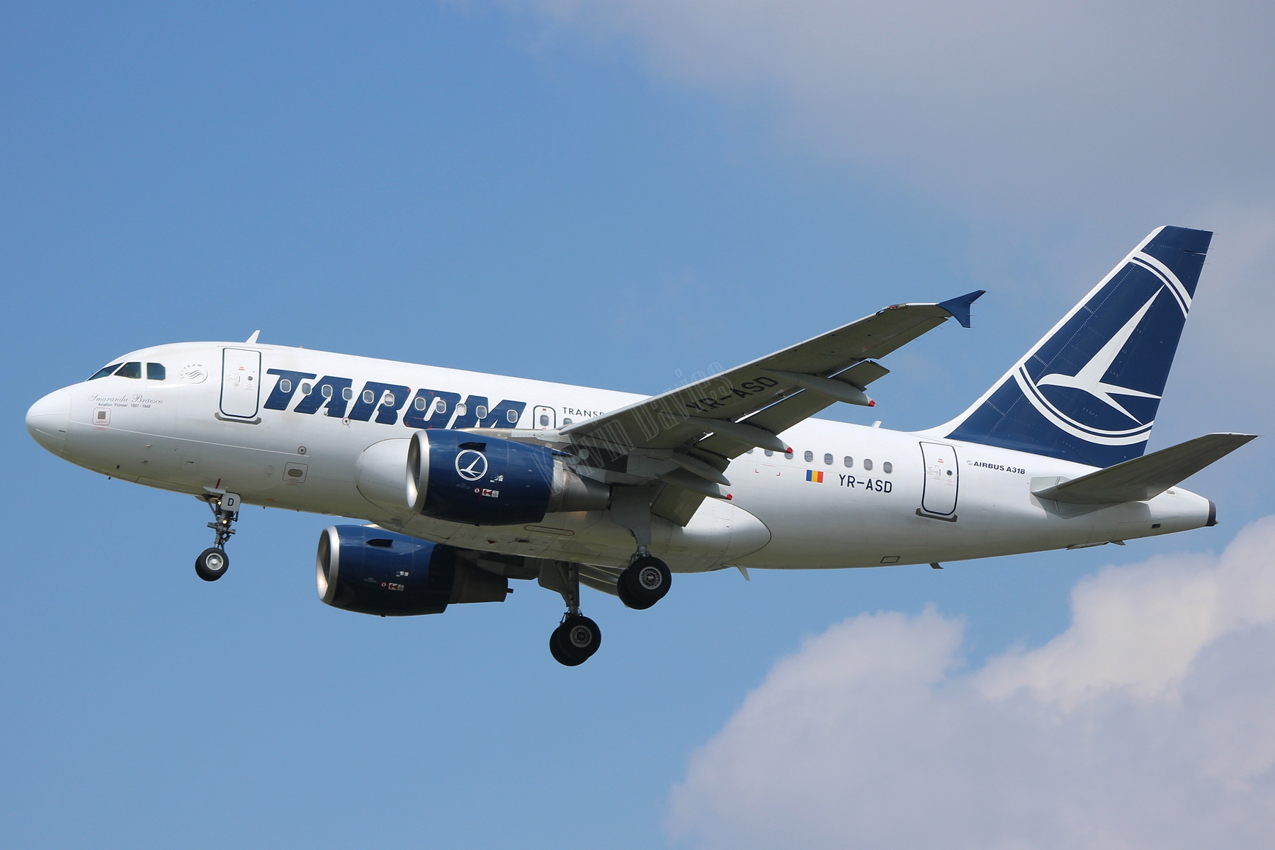 Tarom A318 YR-ASD