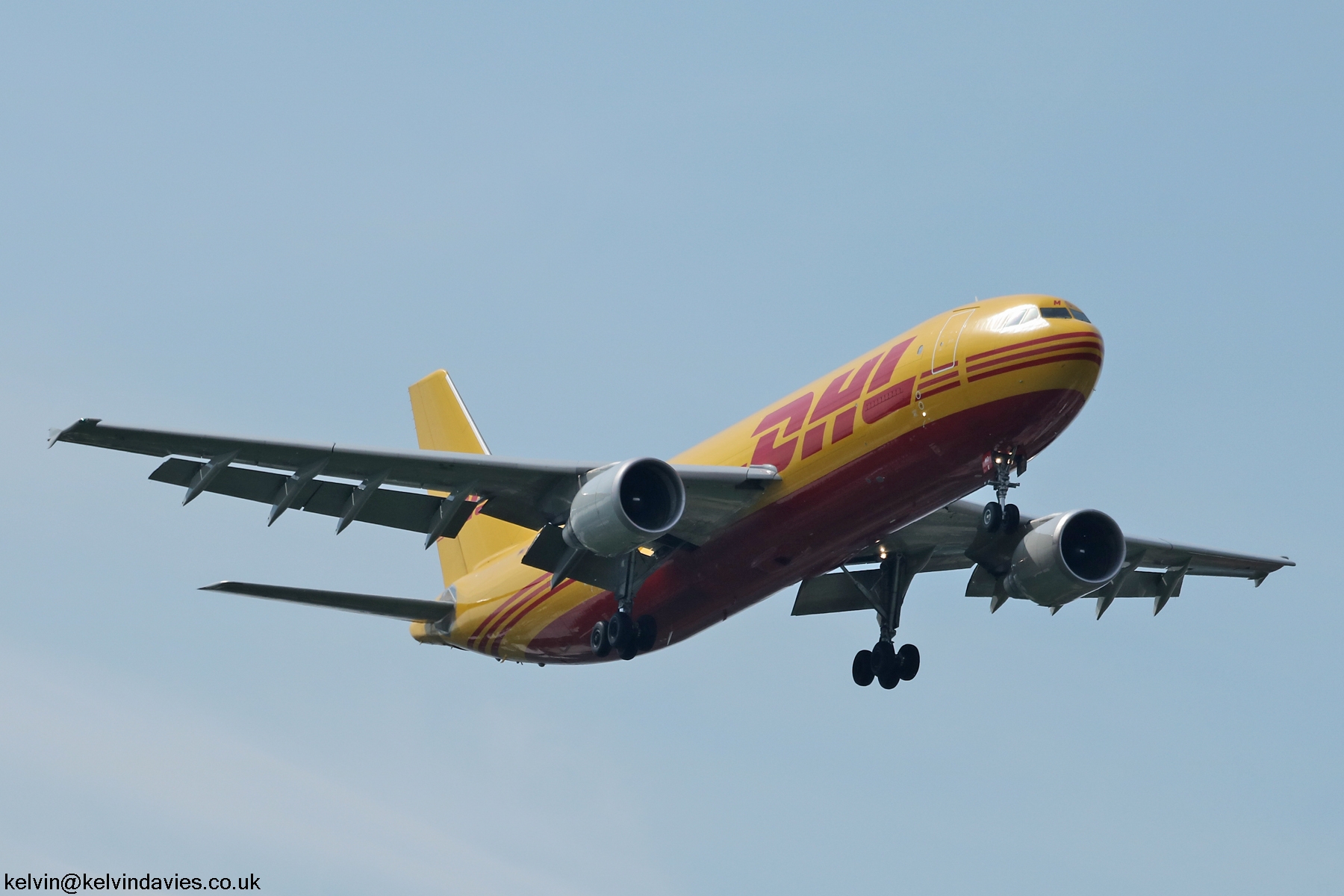 DHL Air A300 D-AZMO