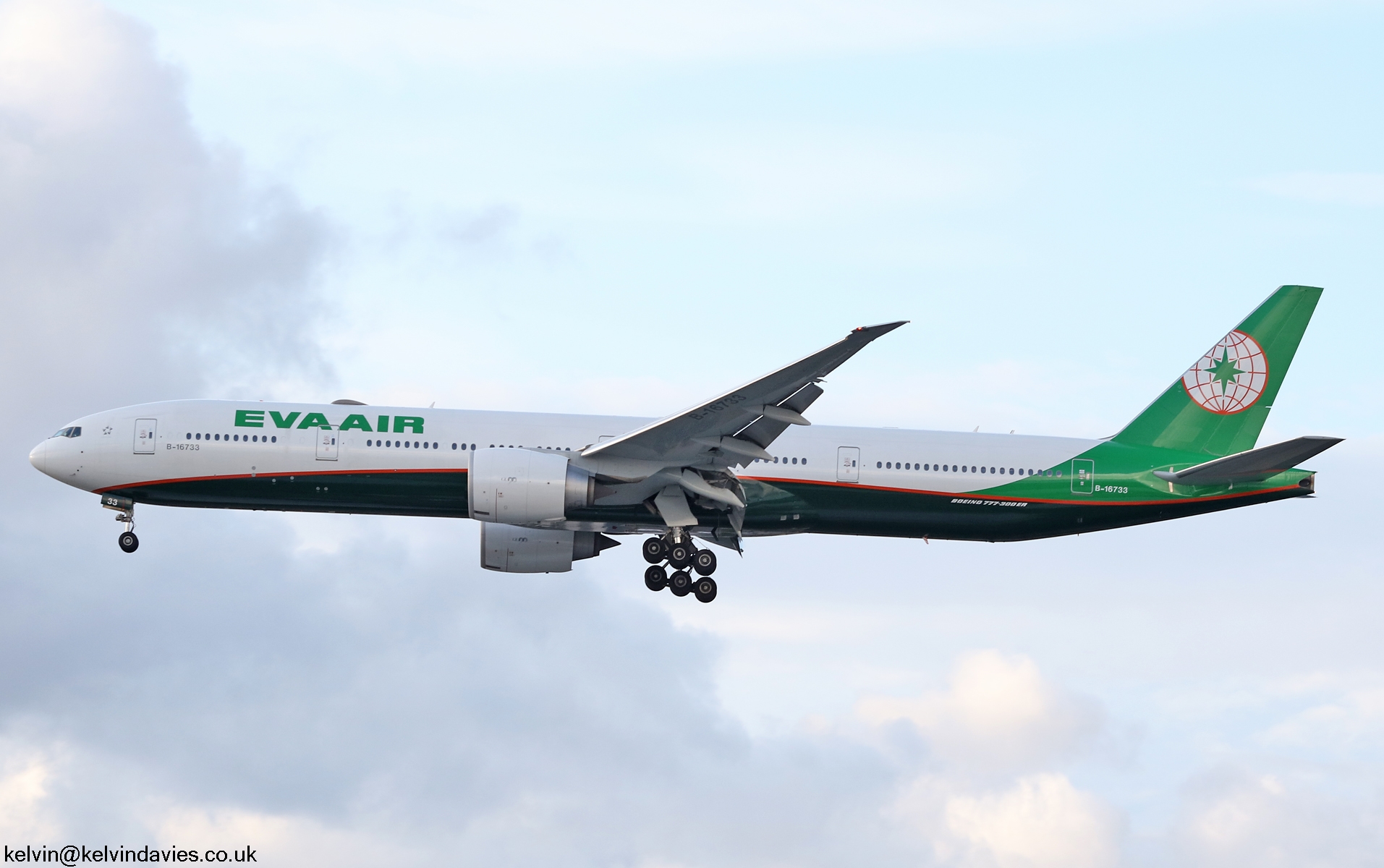 EVA Air 777 B-16733