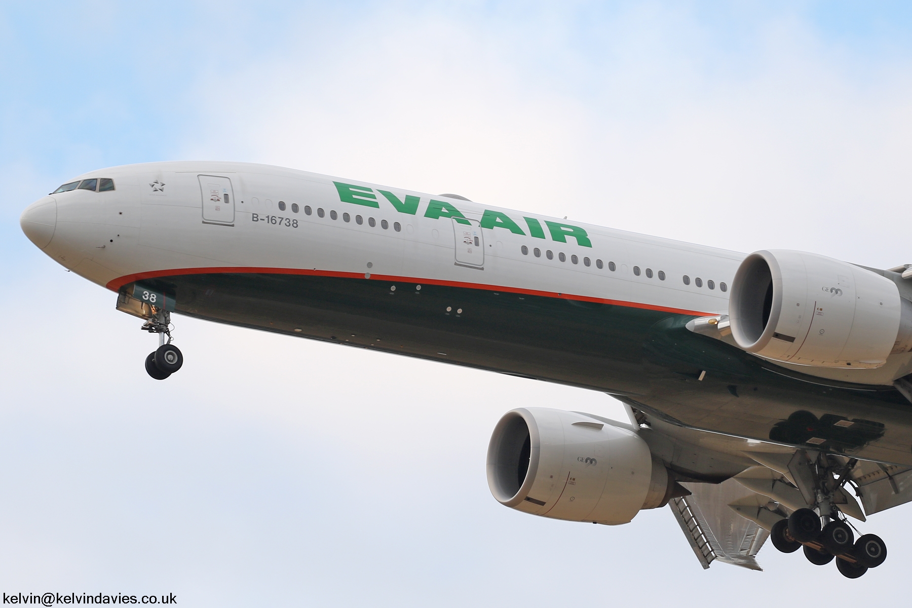 EVA Air 777 B-16738