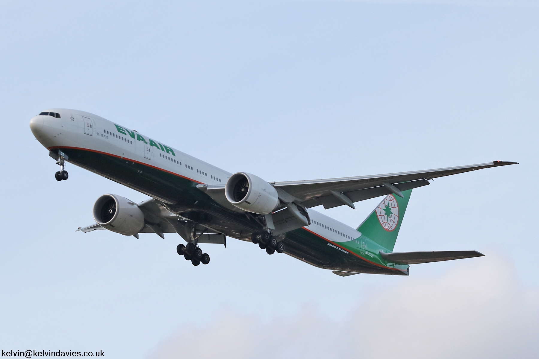 EVA Air 777 B-16739