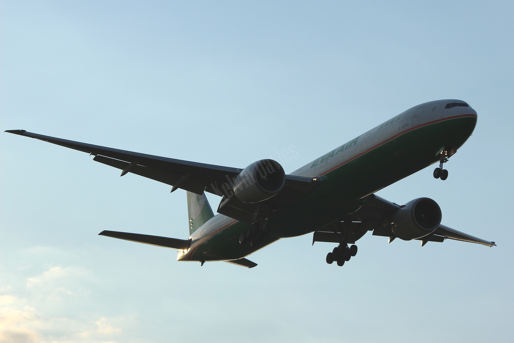 EVA Air B777 B-16711
