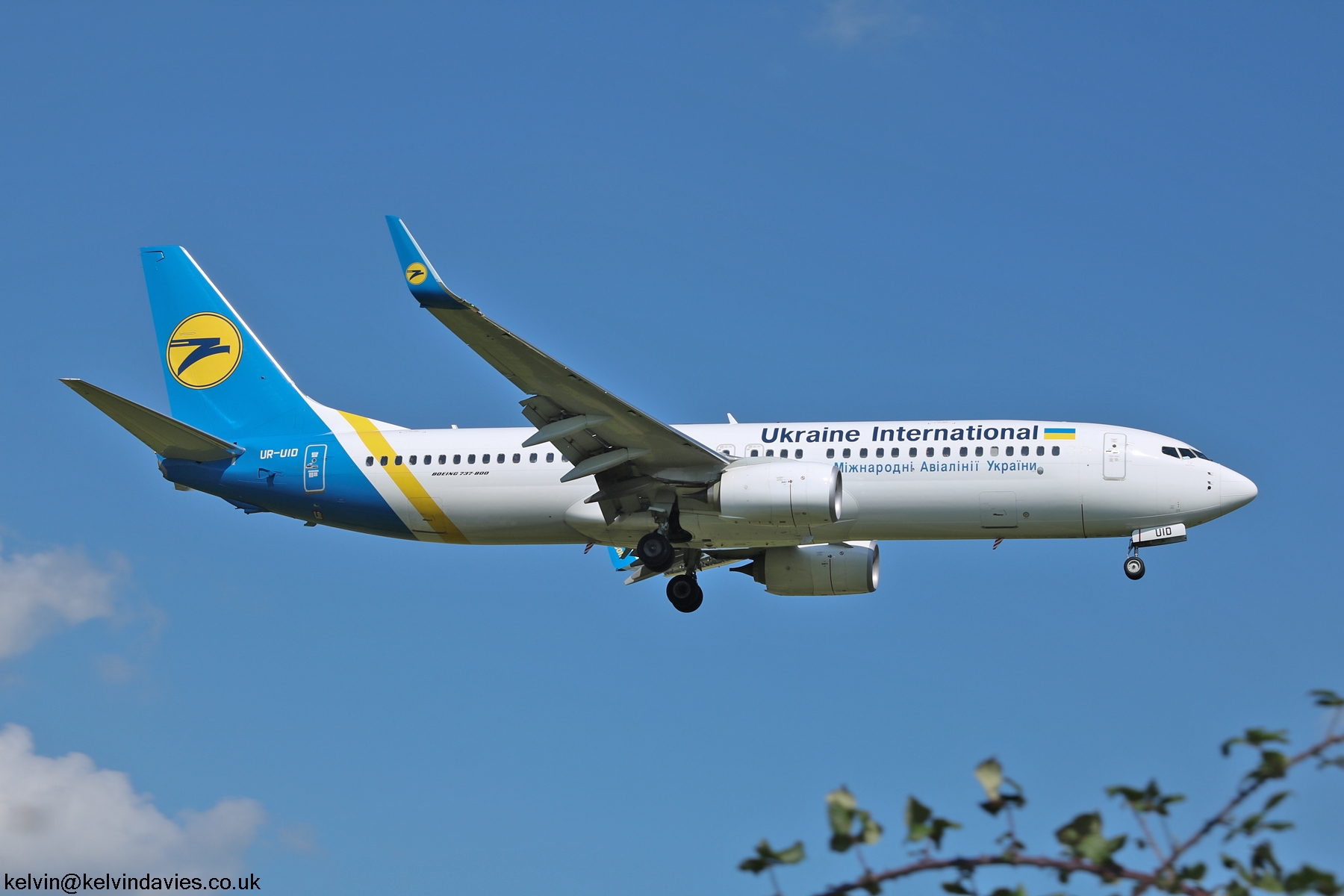 Ukraine International 737 UR-UID