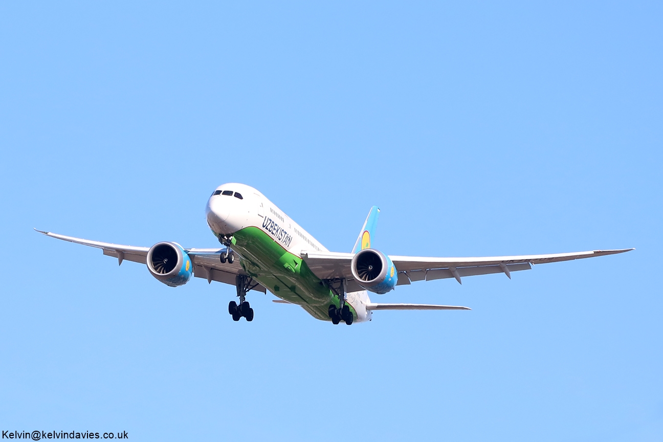 Uzbekistan Airways 787 UK78703