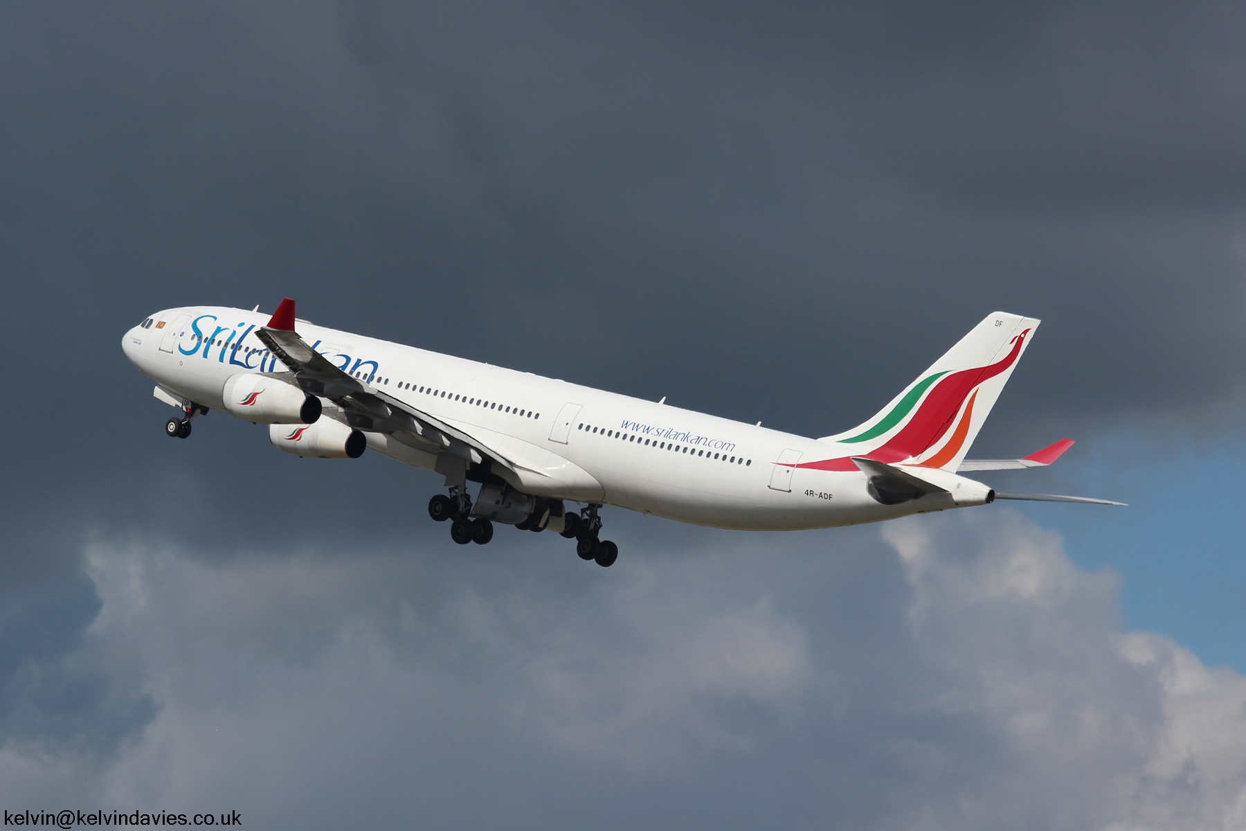 SriLankan Airlines A340 4R-ADF