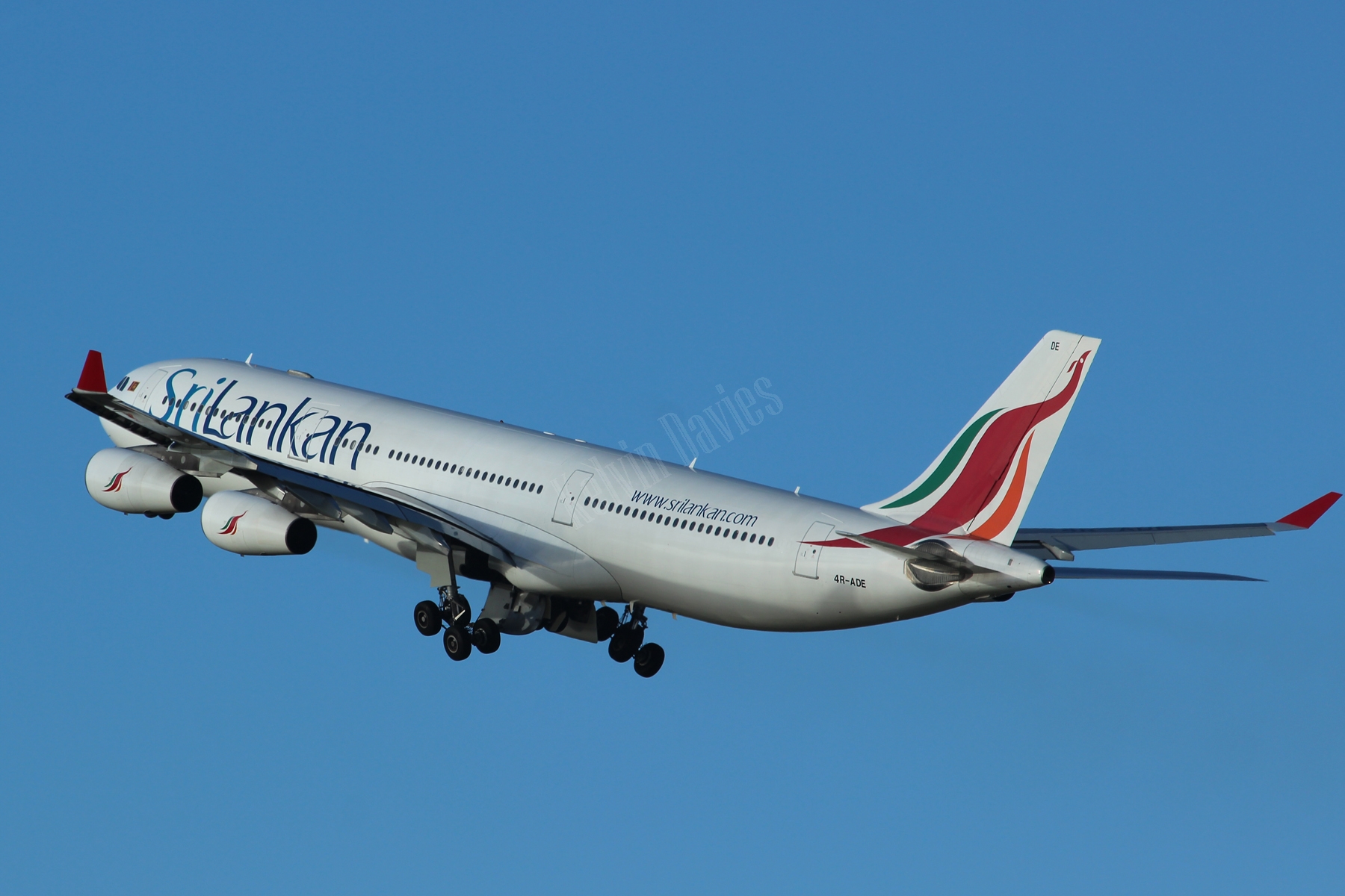 SriLankan Airlines A340 4R-ADE