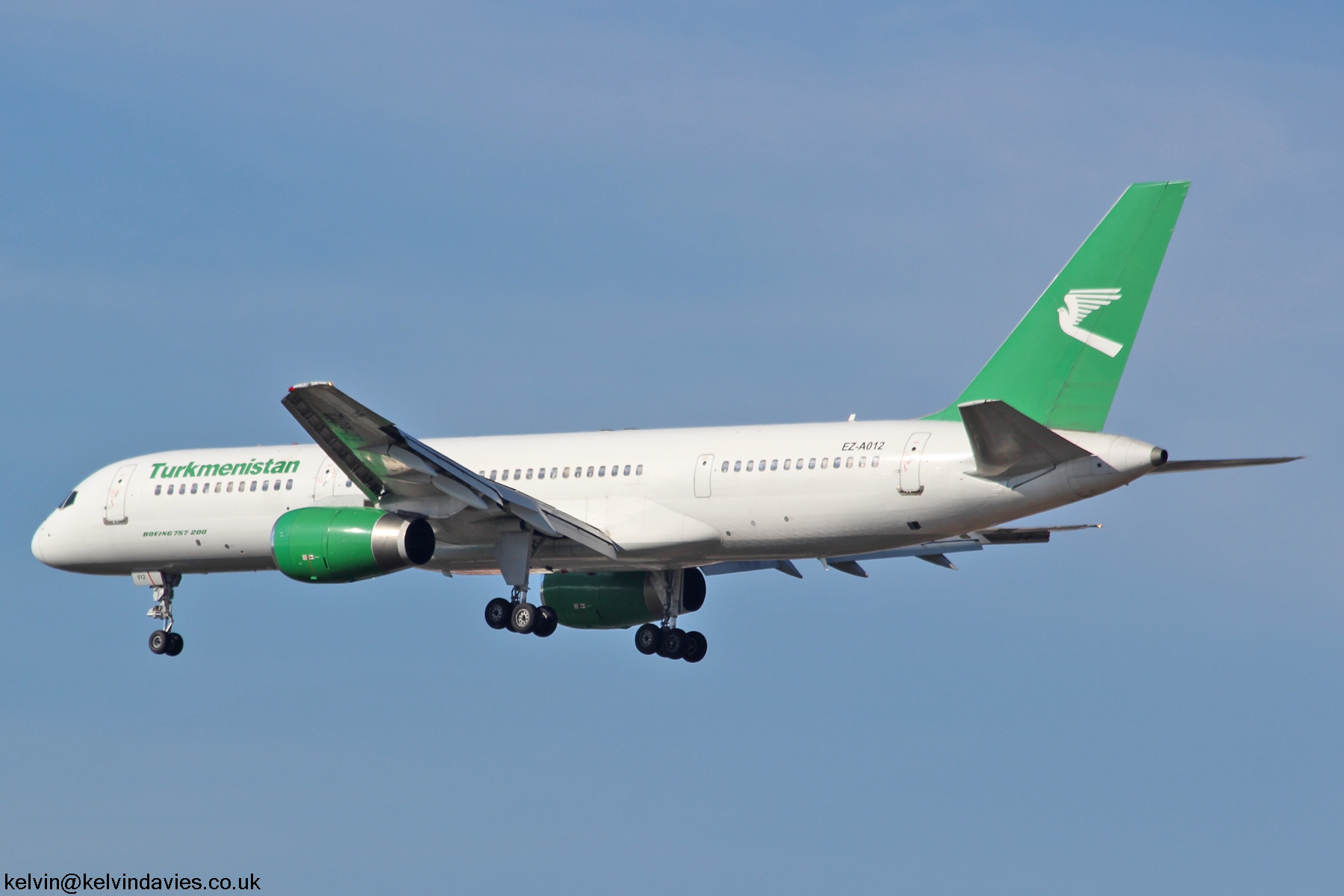 Turkmenistan Airlines 757 EZ-A012