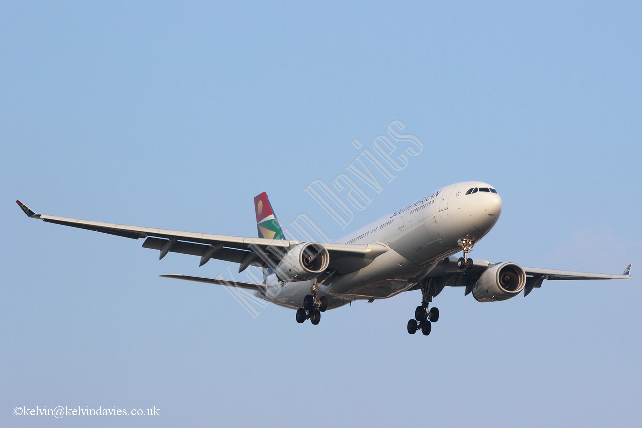 South African Airways A330 ZS-SXW
