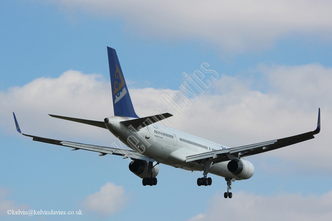 Air Astana B757 P4-GAS
