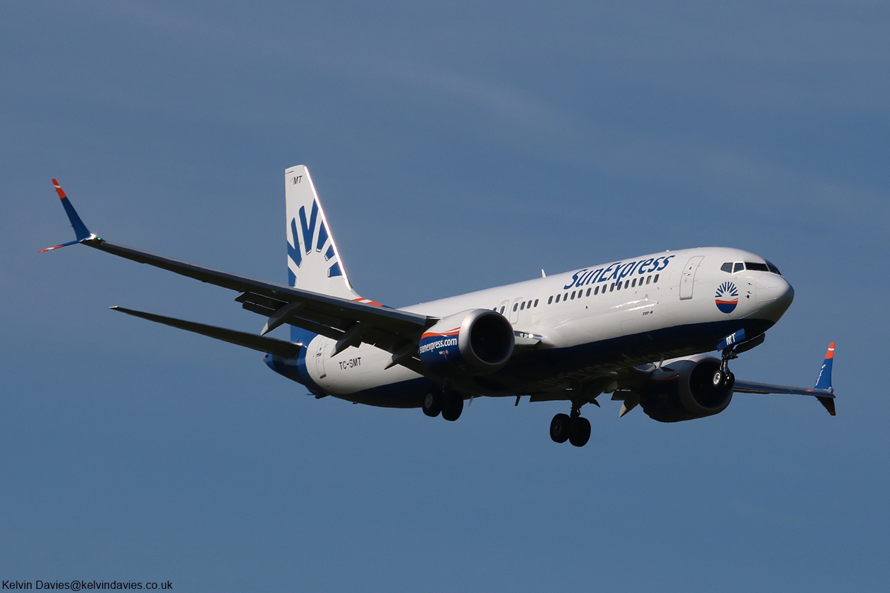 Sun Express 737MAX TC-SMT