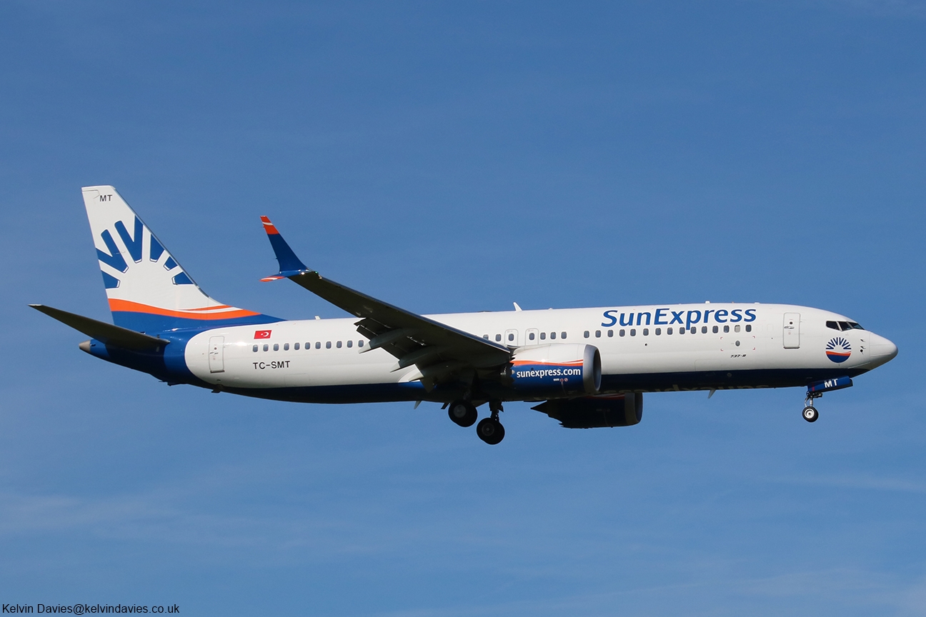 Sun Express 737MAX TC-SMT