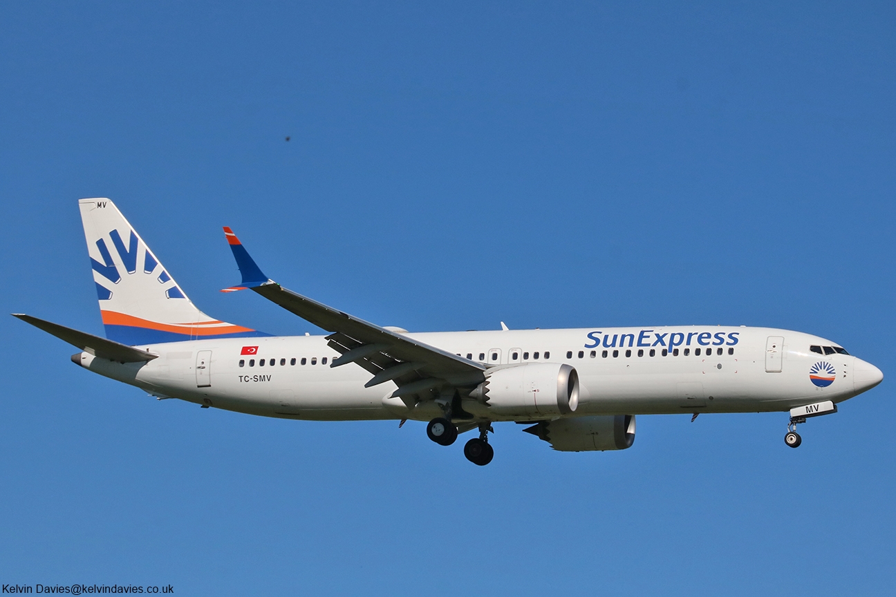Sun Express 737MAX TC-SMV
