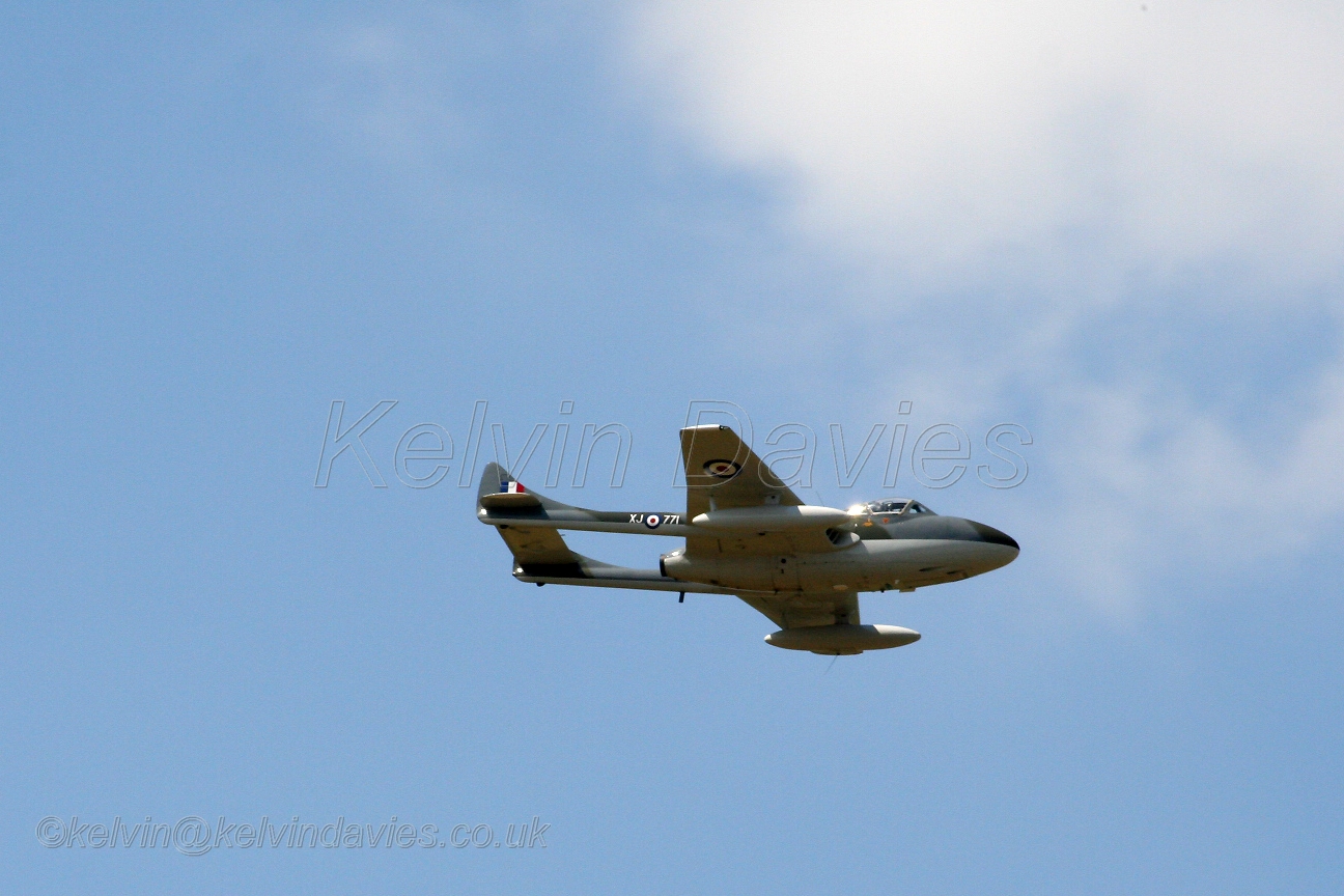 Vampire XJ 771 G-HELV