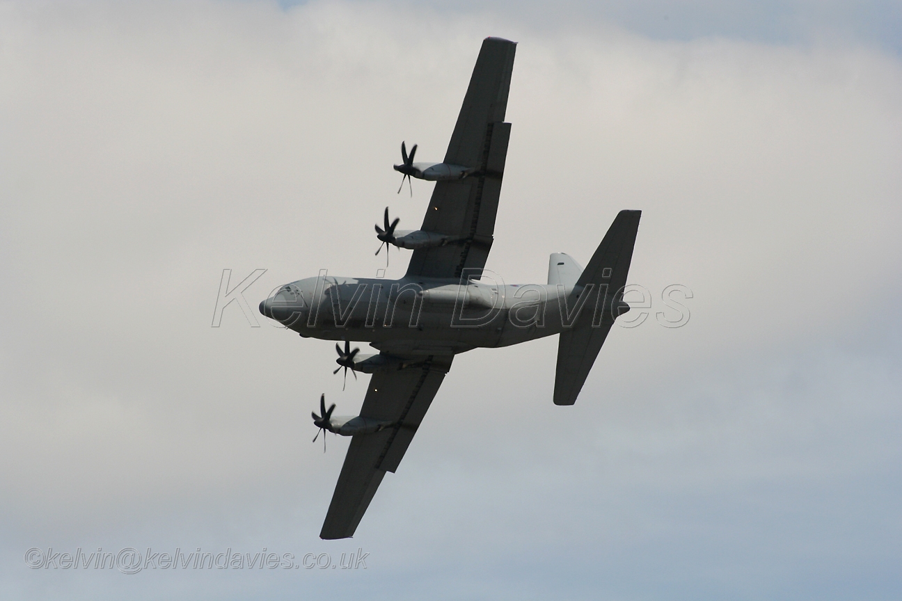 C130 ZH882