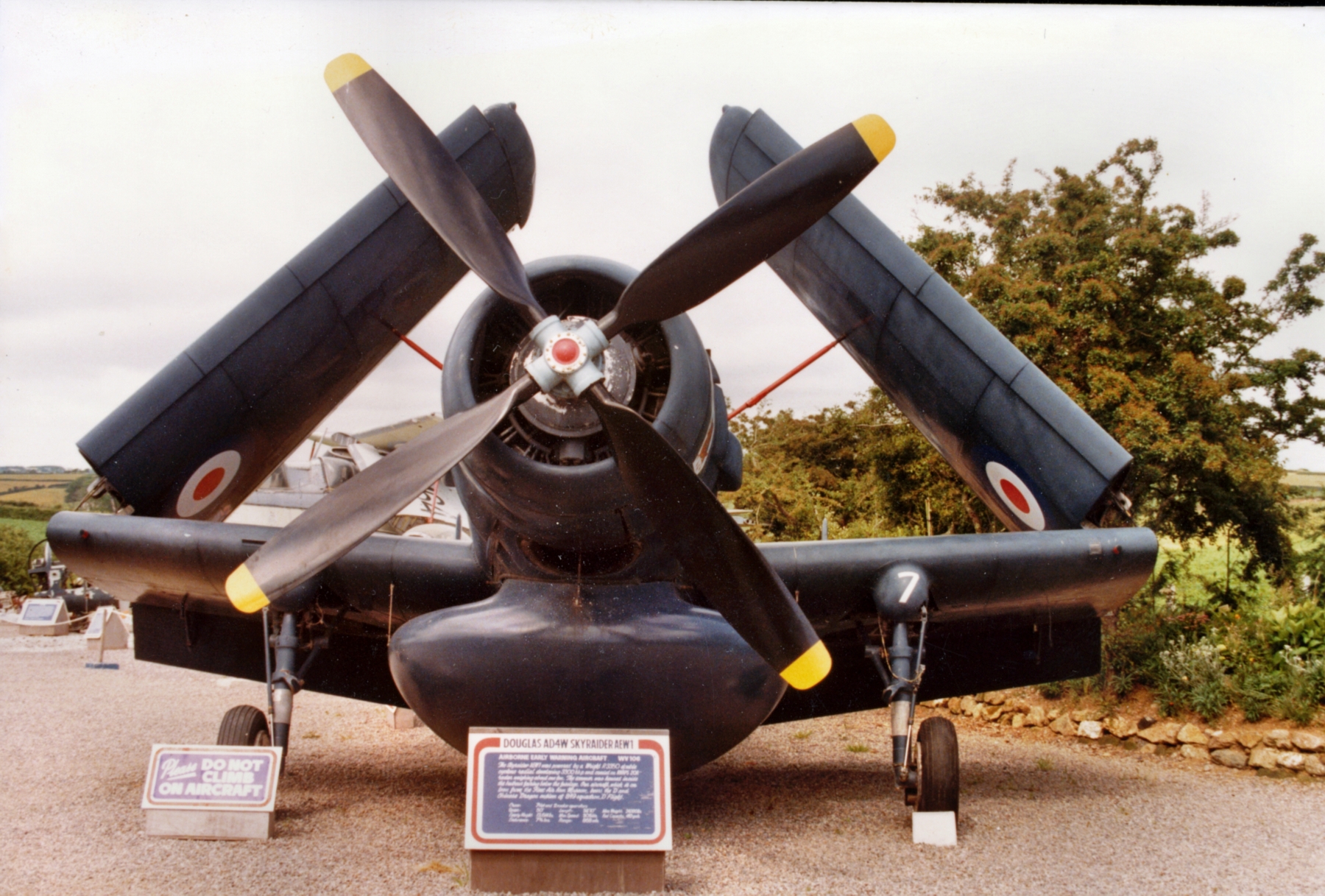 DOUGLAS AD4W SKYRAIDER AEW1