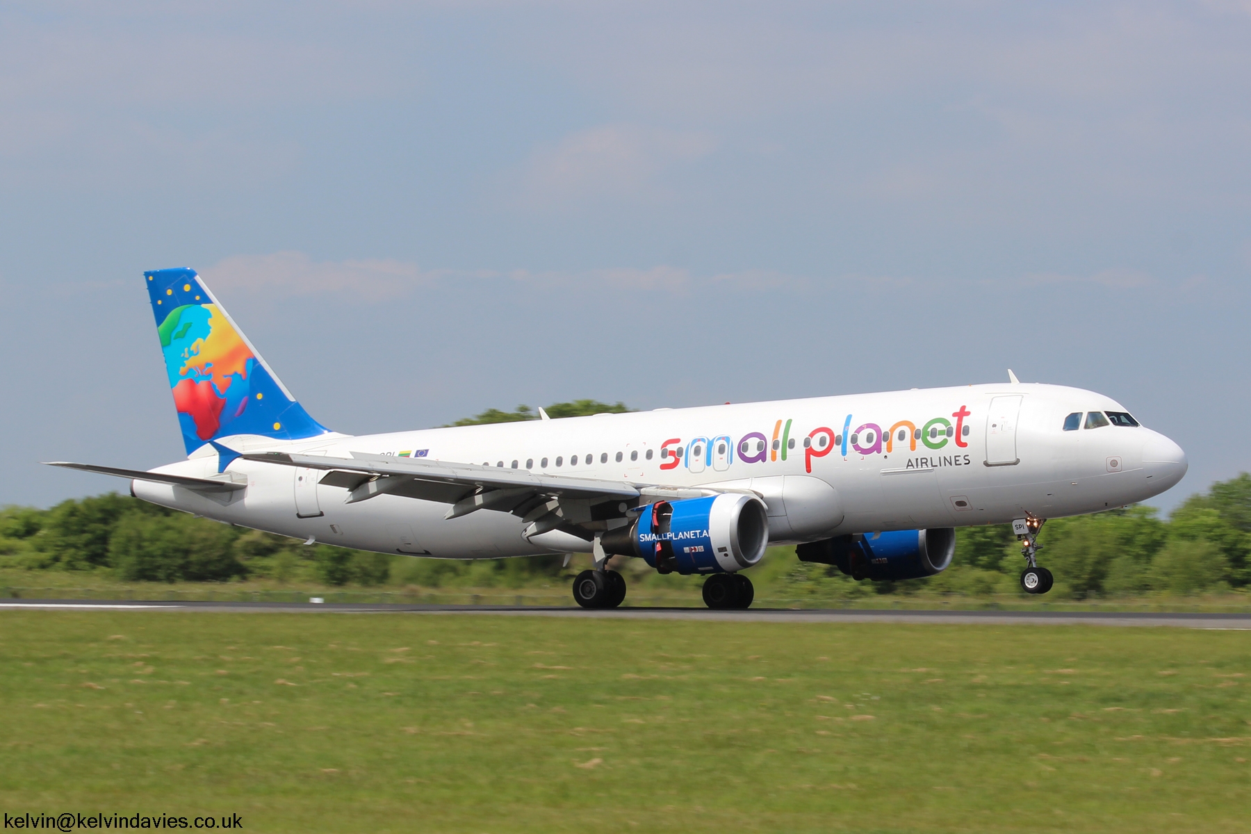 Small Planet A320 LY-SPI