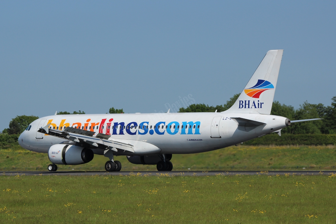 Balkan Holidays A320 LZ-BHH