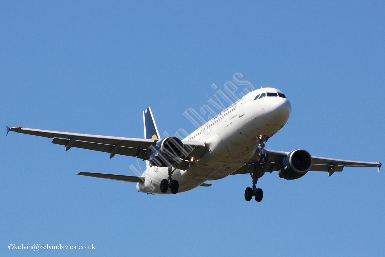 Nouvelair Tunisie A320 TS-INB