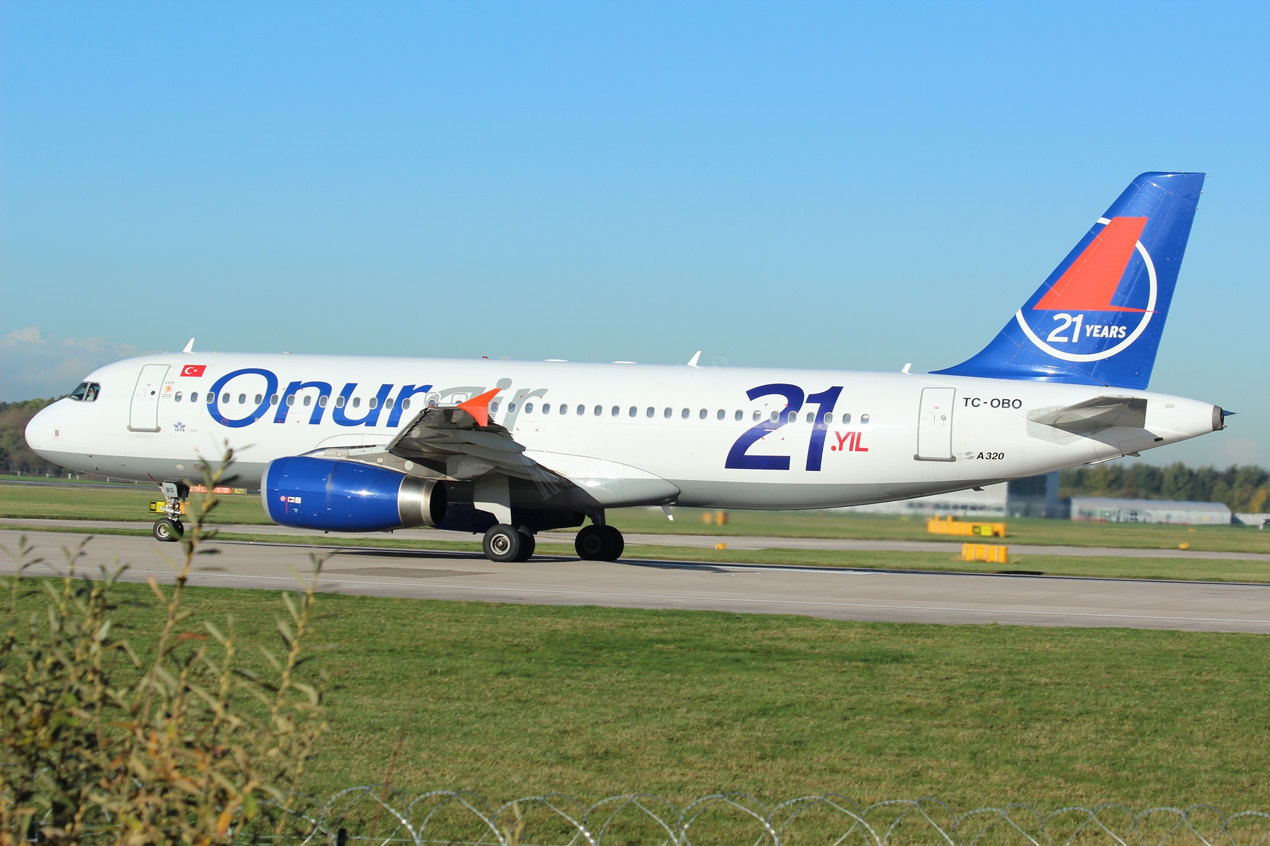 Onur Air A320 TC-OBO