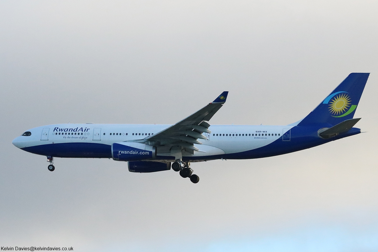 RwandAir A330 9XR-WX