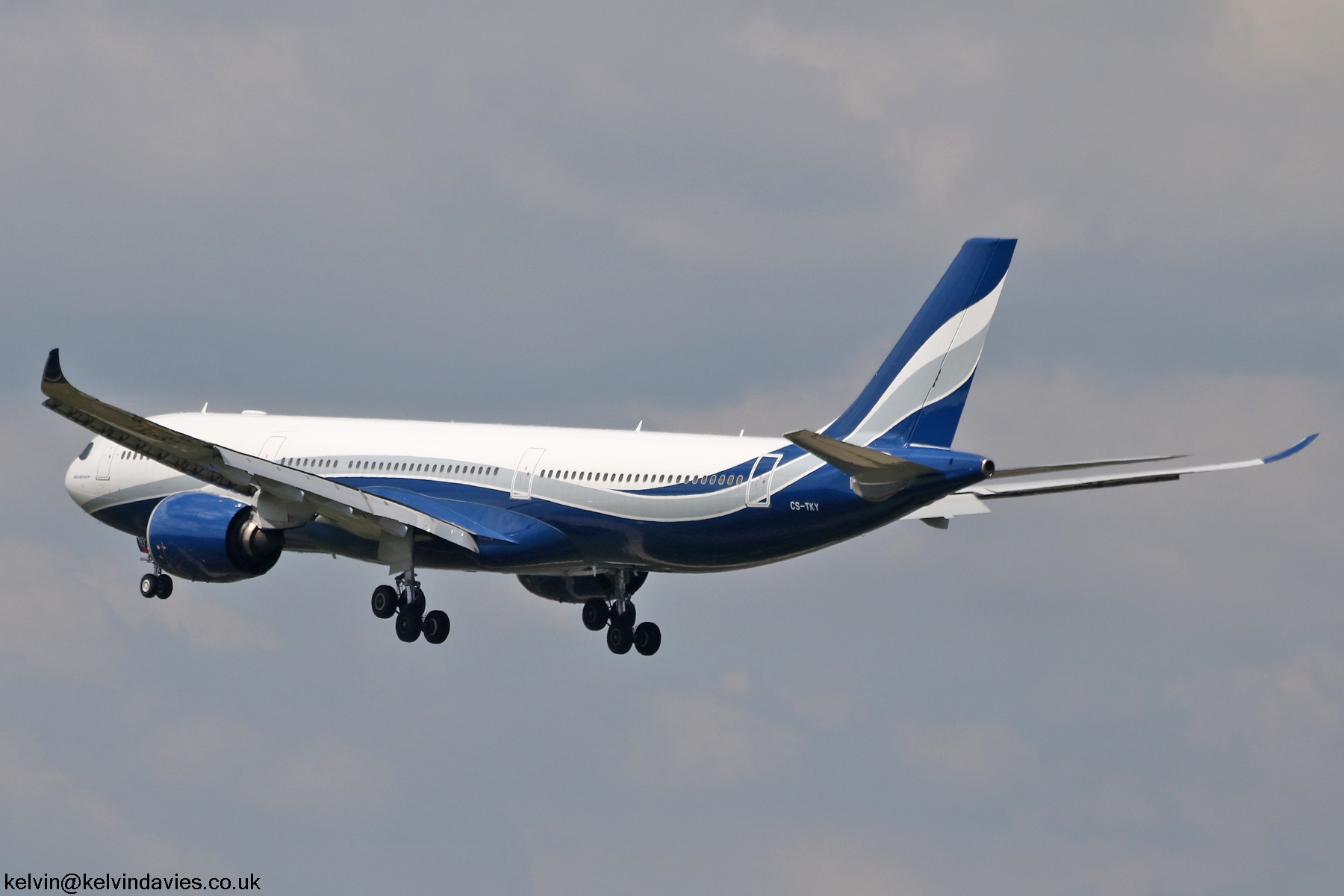 HiFly A330 CS-TKY