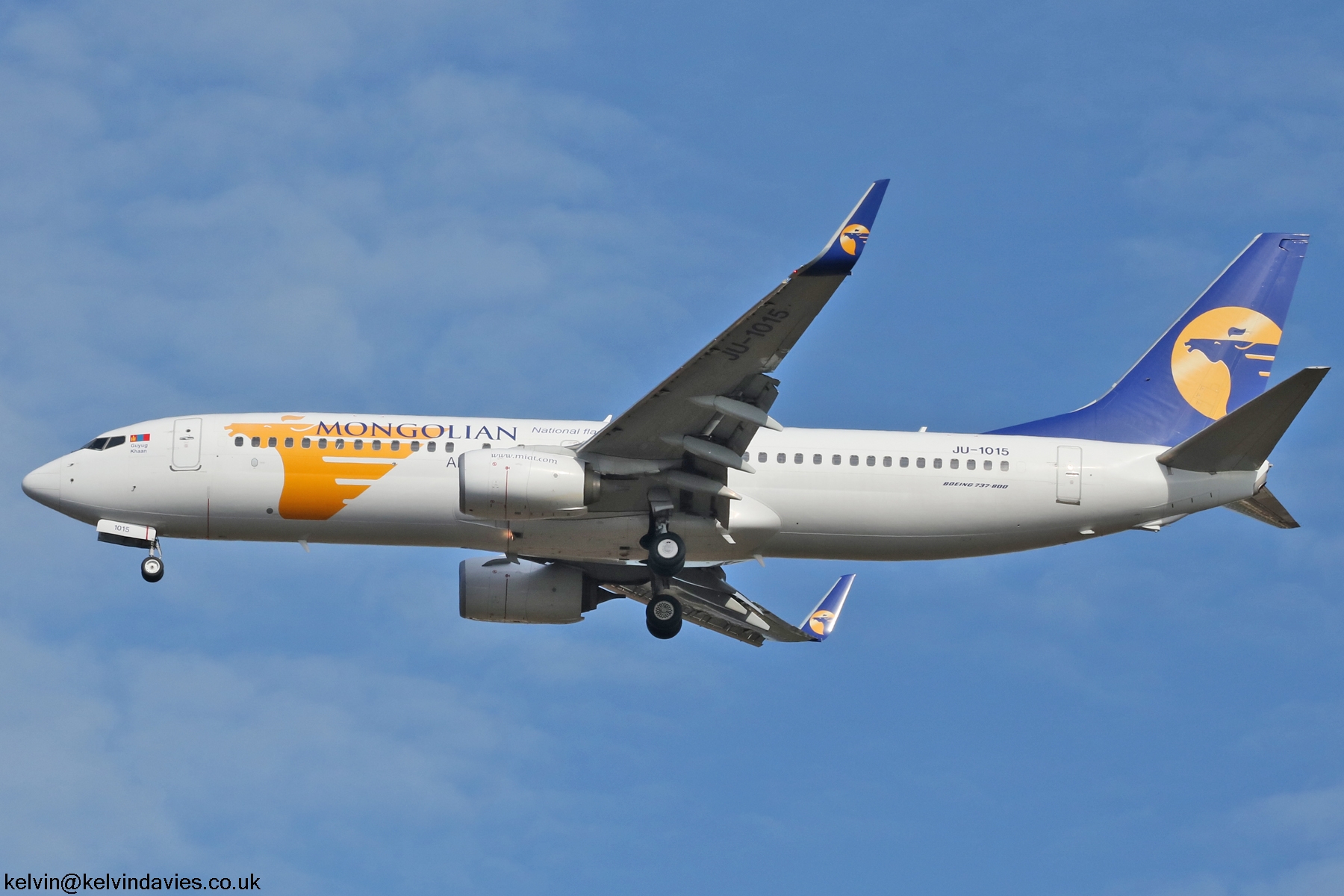 MIAT Mongolian Airlines 737NG JU-1015