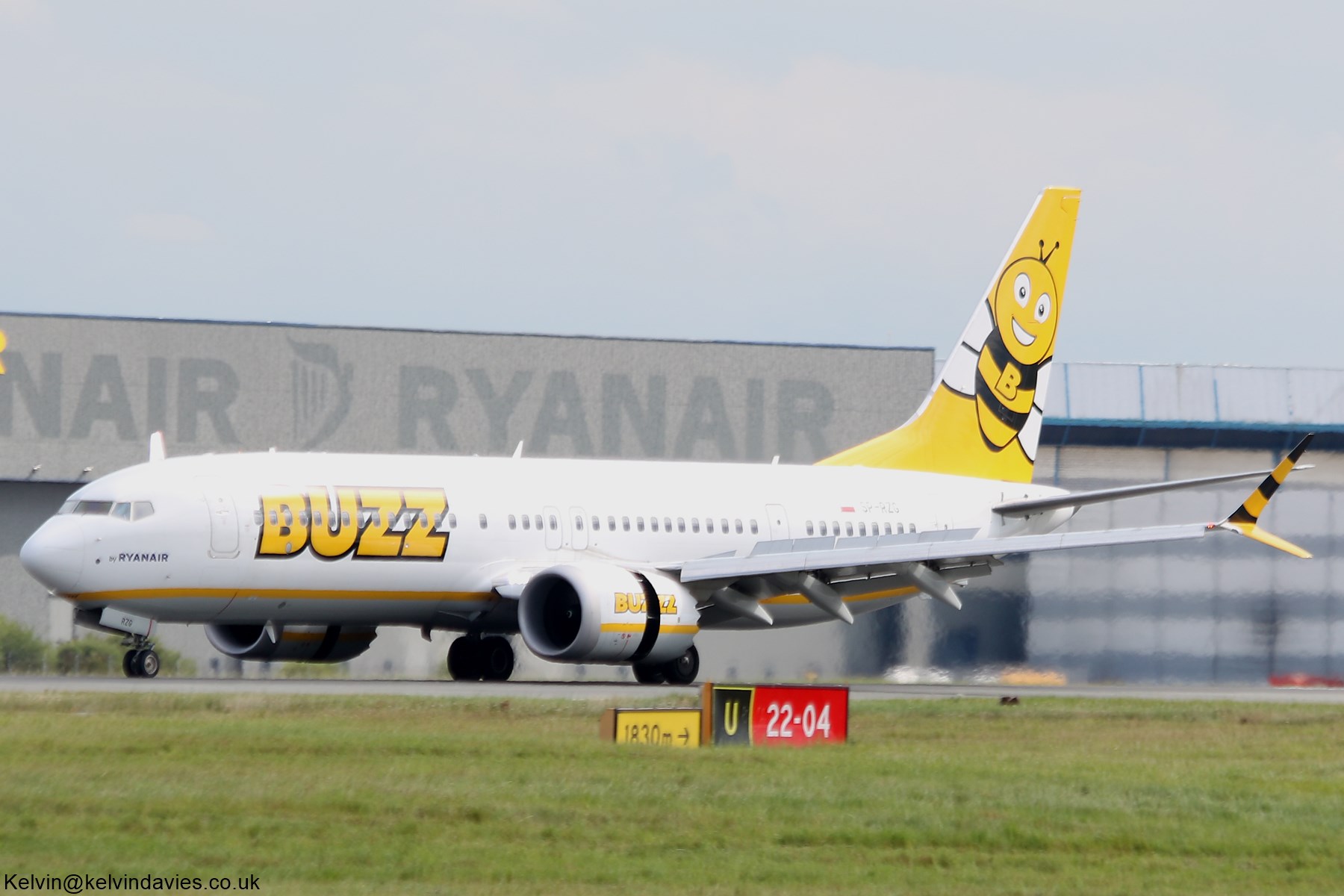Buzz 737MAX-8 SP-RZG