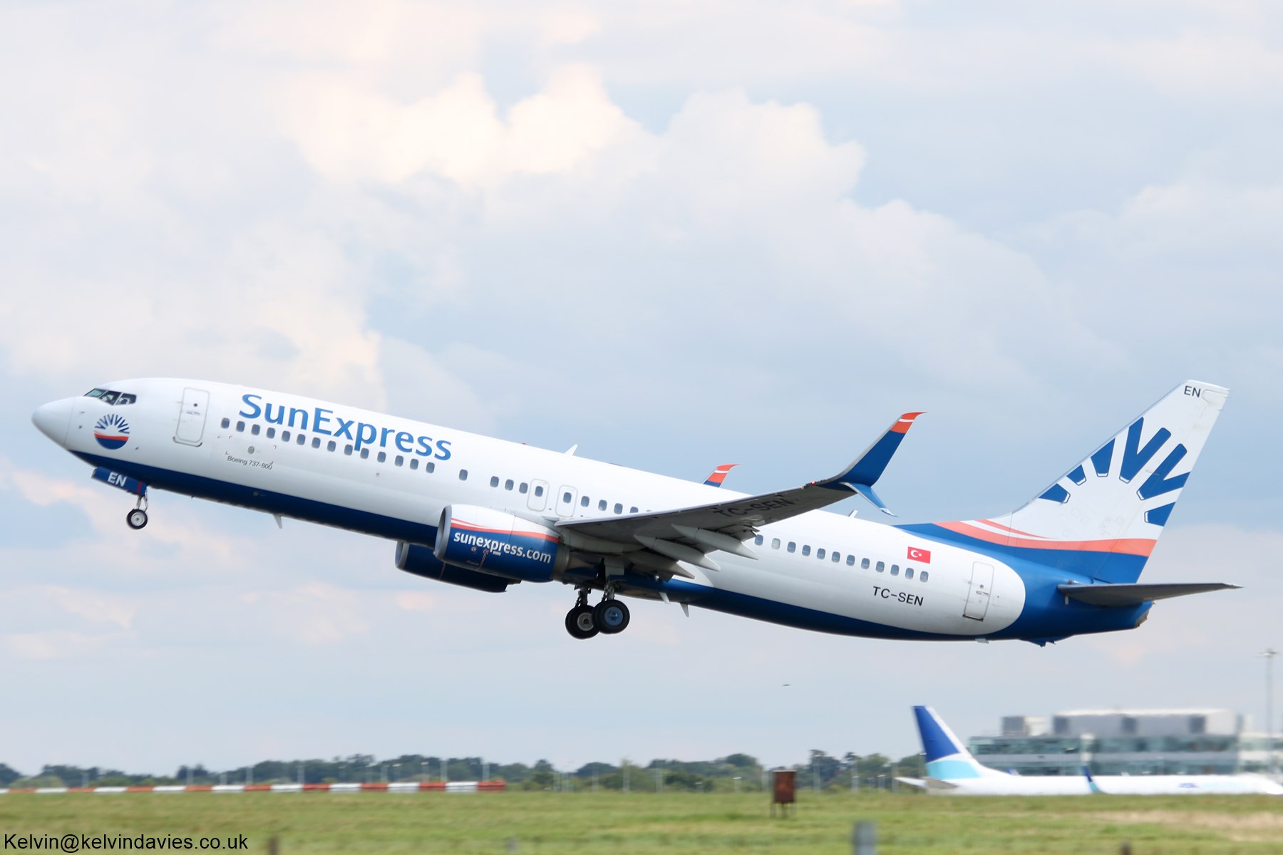 Sun Express 737NG-8 TC-SEN