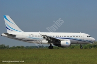 Avion Express  A319 LY-VEU