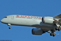 Air Canada 787 C-FRSE