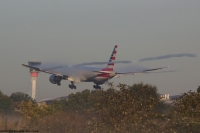 American Airlines B777 N725AN