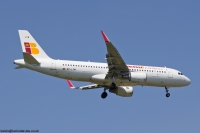 Iberia Express A320-216 EC-LYM