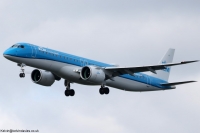 KLM cityhopper EMB-195 PH-NXW