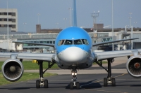 Thomson Airways 757 G-OOBF