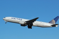 United Airlines 777 N204UA